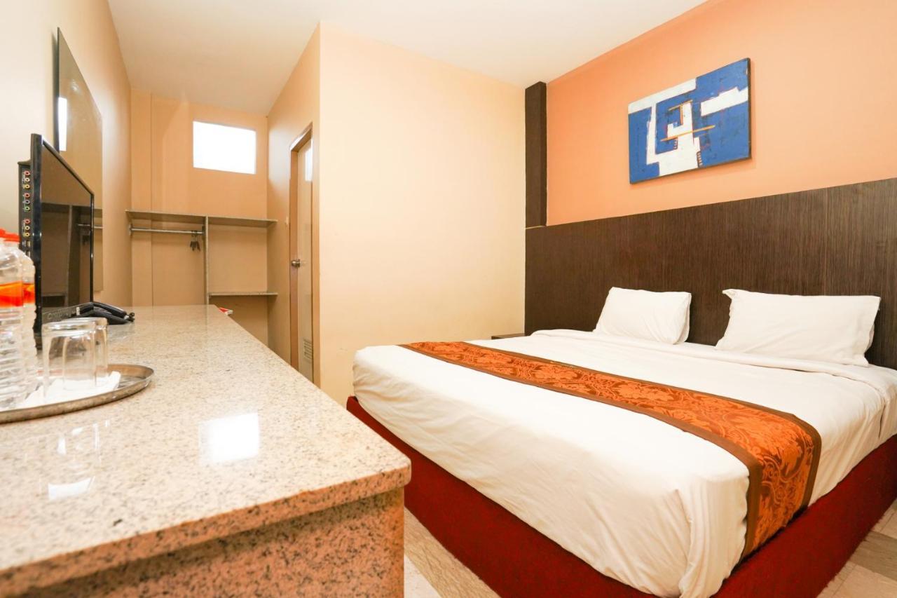 Avi Hotel سورابايا المظهر الخارجي الصورة