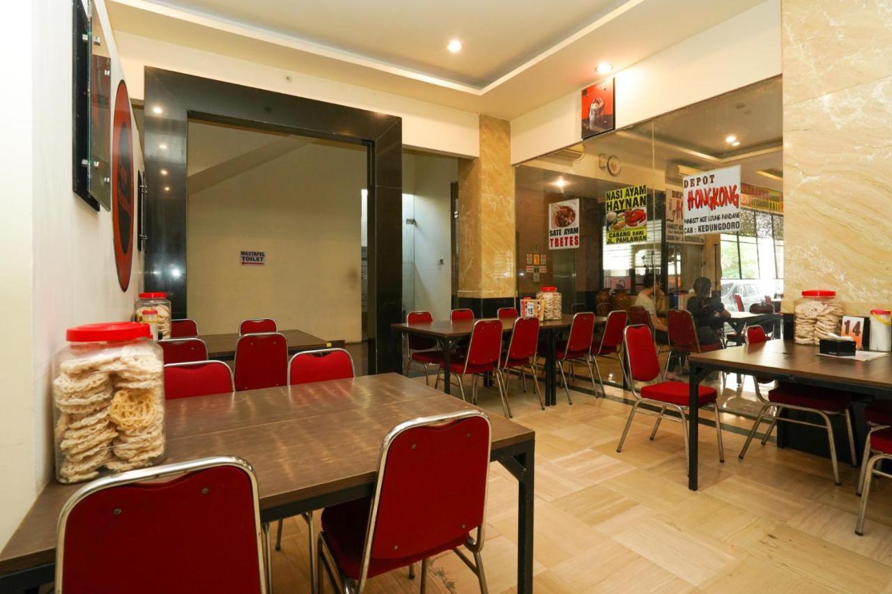 Avi Hotel سورابايا المظهر الخارجي الصورة