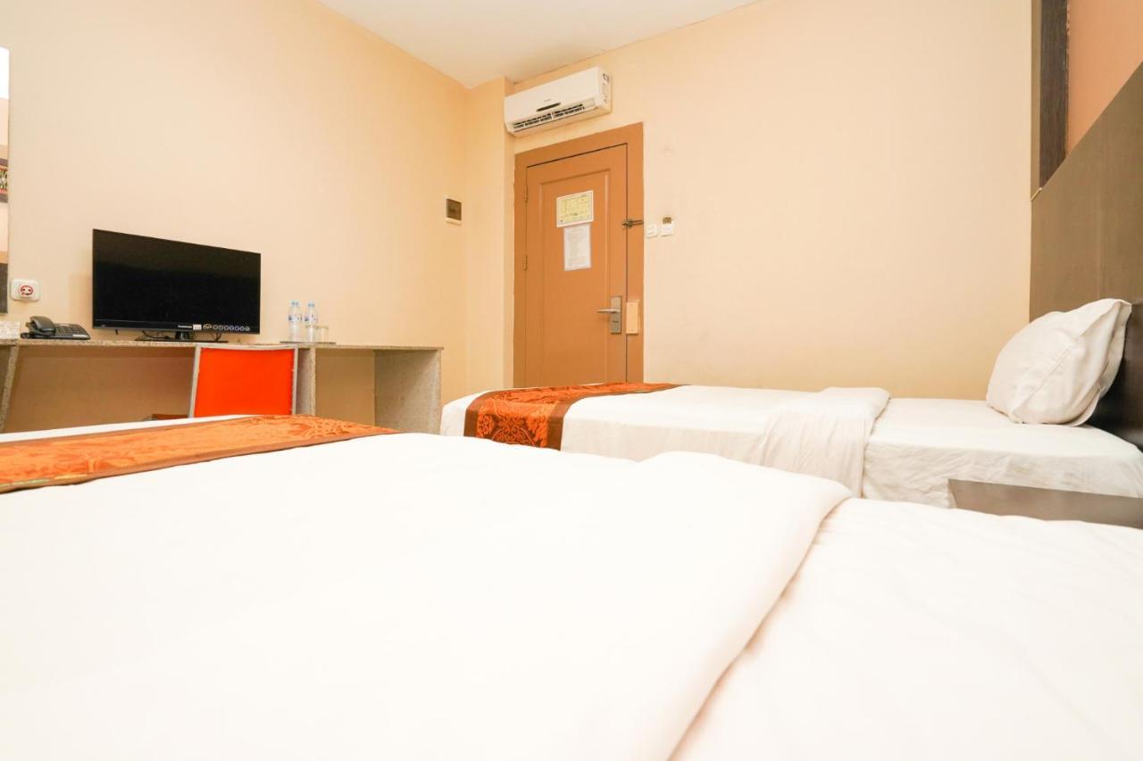 Avi Hotel سورابايا المظهر الخارجي الصورة