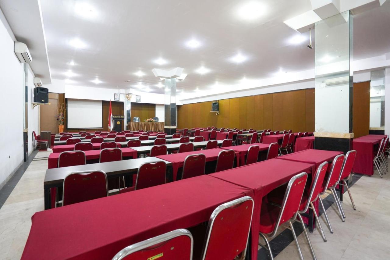 Avi Hotel سورابايا المظهر الخارجي الصورة